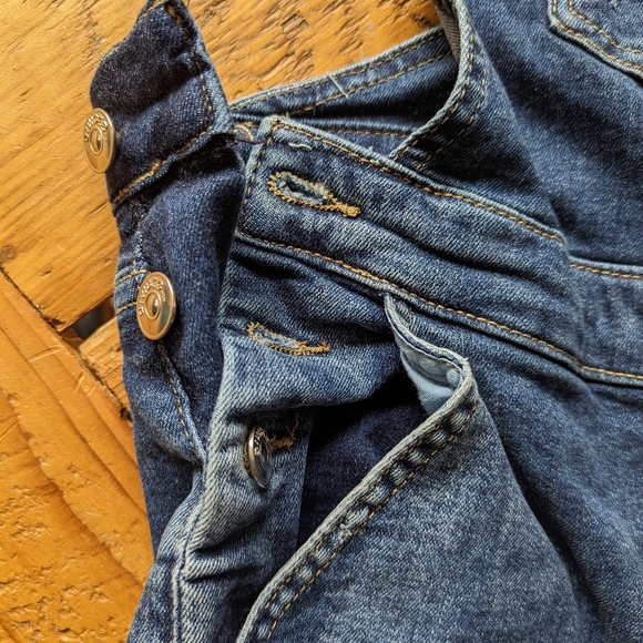 Distressed, cropped stretch denim overalls, size US 8, brand Divided by H&M - Picture 4 of 8